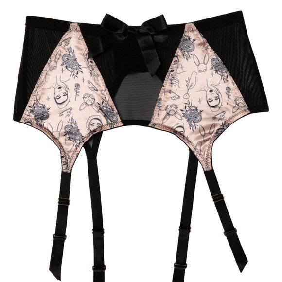 Bettie Page Lingerie Retro Tattoo Print Garter Belt, Black / Pink, US 10 - Picture 9 of 10